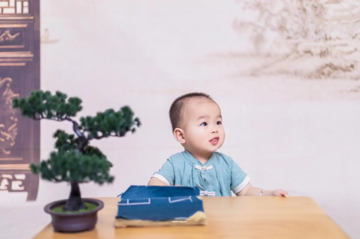 四平满月宝宝放屁臭 四平满月宝宝放屁臭